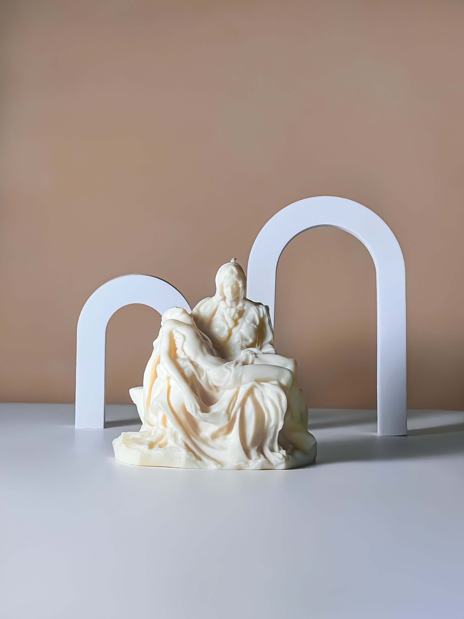 Experience the beauty of our Pietà candle, perfect for decoration and gifting. Made with high-quality wax for a long-lasting glow